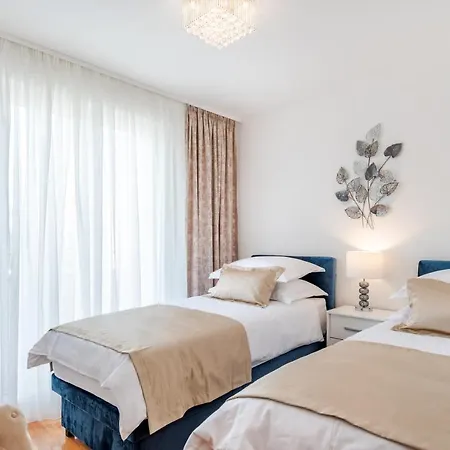 View Apartment Split